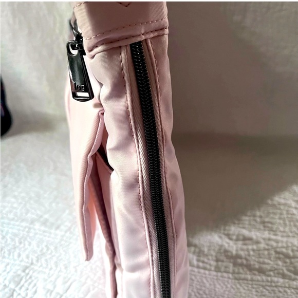 Lug Happy Camper Messenger RFID Bag - Picture 5 of 6